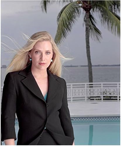 CSI: Miami Emily Procter, mint Calleigh Duquesne előtt medence szélfútta haj 8 x 10 Inch-Fotó