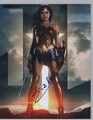 Gal Gadot (Wonder woman) aláírt 8x10 fotó