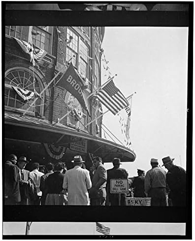 HistoricalFindings Fotó: Ebbets Field Stadion,A Brooklyn Dodgers Zászló,A New York Yankees Zászló,Baseball
